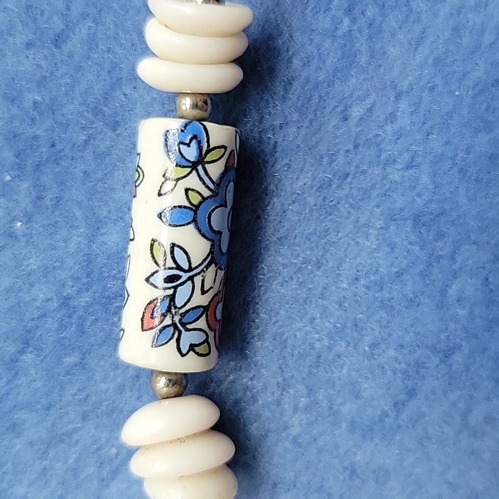 Vintage Flower Bead And Puka Shell Necklace 15 in. - Picture 9 of 9
